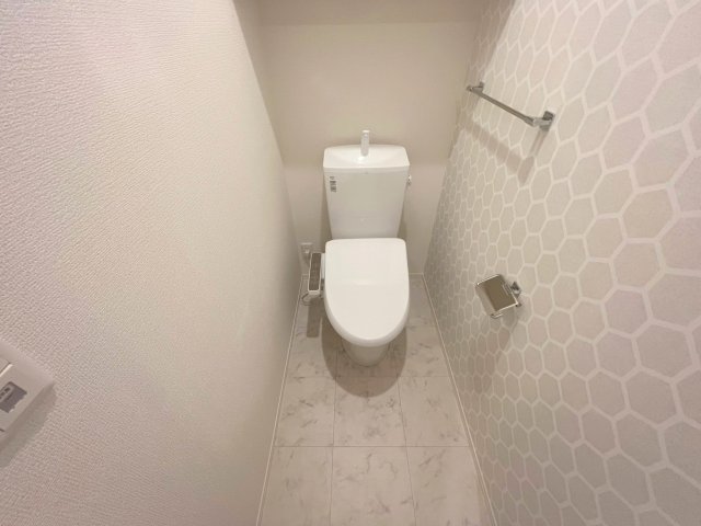 トイレ　綺麗なトイレにはウォシュレット標準装備です。