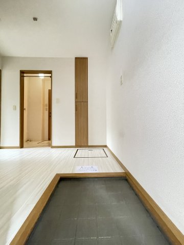 中山手ガーデンパレスA棟の玄関写真