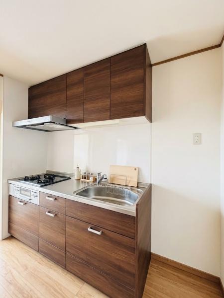 キッチン　リフォーム前のお部屋です