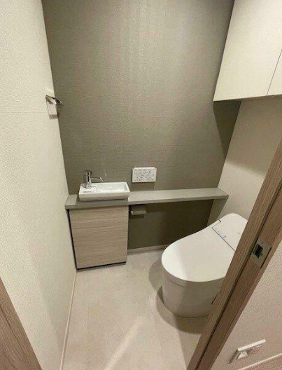 トイレ　※別部屋の参考写真です。