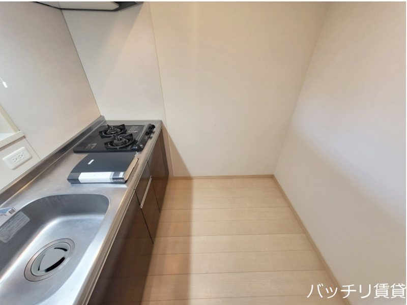 キッチン　写真は別号室の為の為、現状優先になります。
