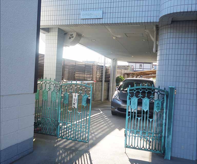 ロイヤルティみのの外観写真