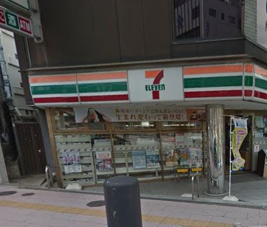コンビニ　セブンイレブン港区飯倉店（コンビニ）まで170m