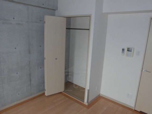 地下鉄御堂筋線 江坂駅 徒歩9分 6階建 築22年の内装写真