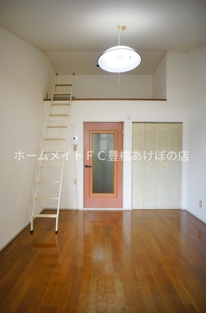 居室・リビング　同型別部屋写真
