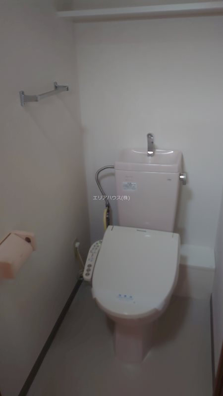 ＪＲ南武線 武蔵中原駅 徒歩10分 4階建 築19年のトイレ写真