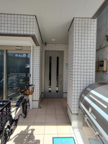 エントランス　別号室参考写真です