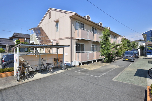 長野市青木島のアパートの建物外観