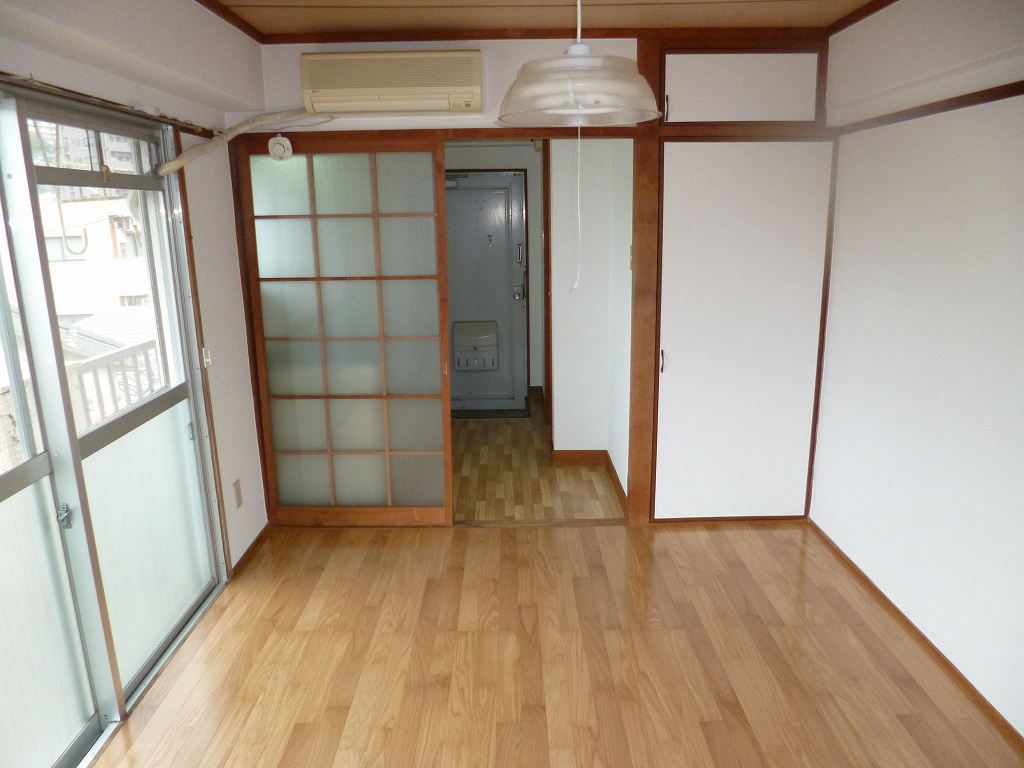 コーポサミールの居間写真