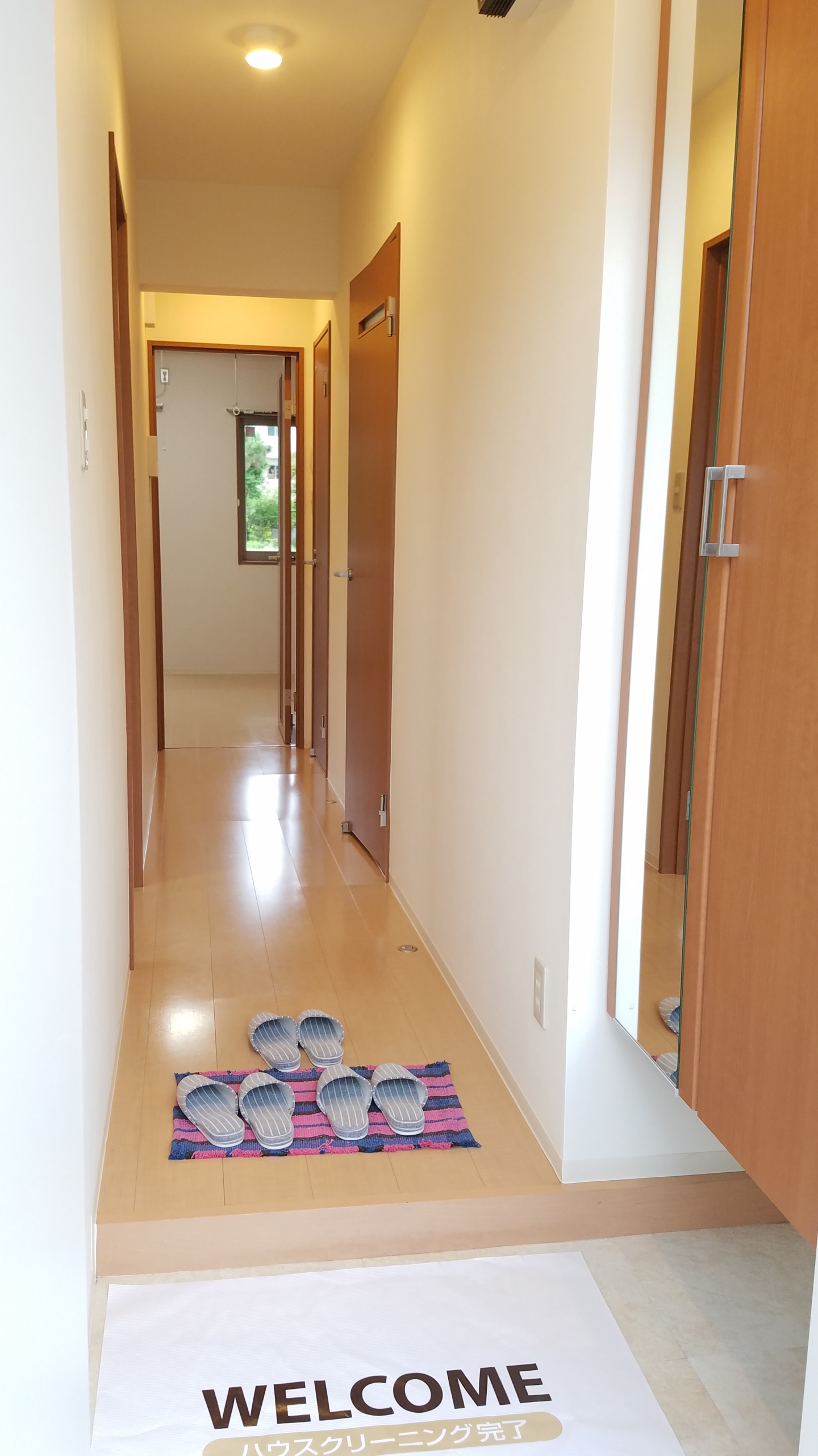 新潟市中央区 3階建 築13年の玄関写真
