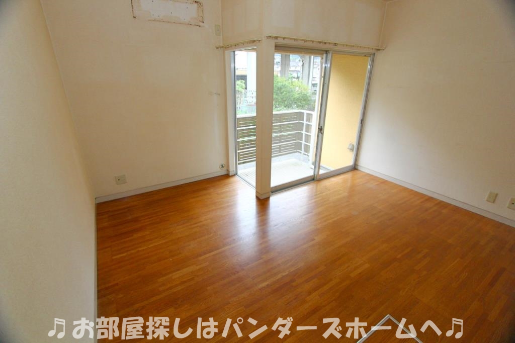 マンションタイムIIの居間写真