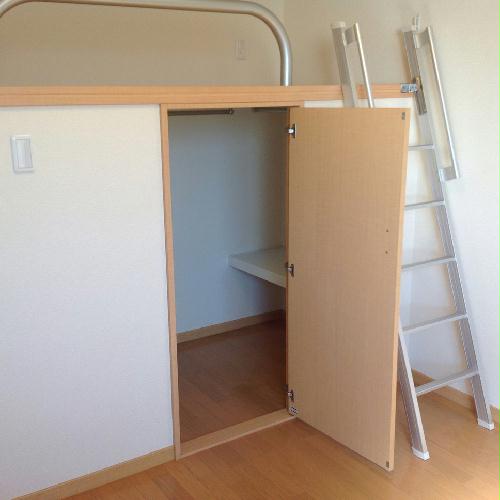 収納　ベッド収納