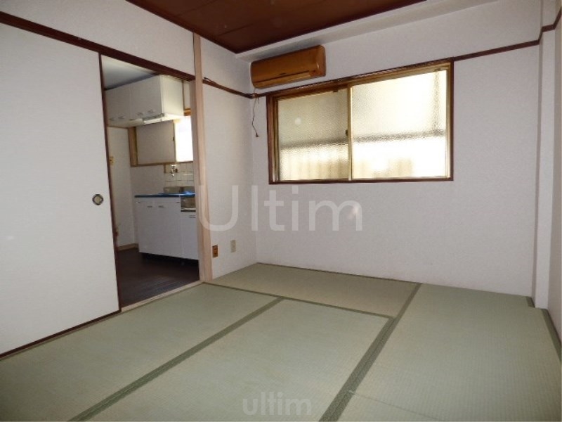 居室・リビング　室内