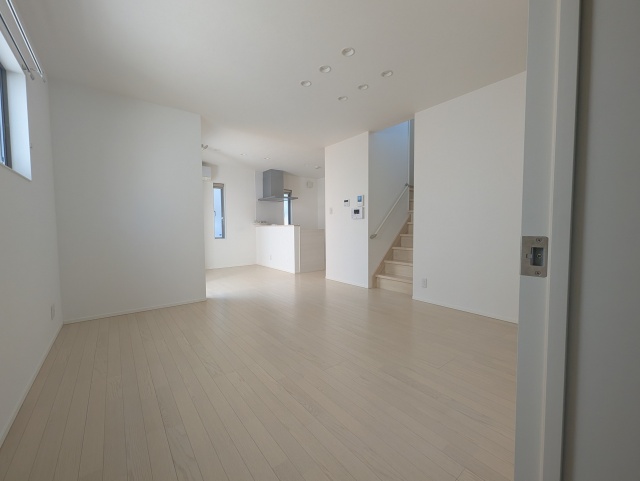 居室・リビング　写真は、別部屋の同タイプです。