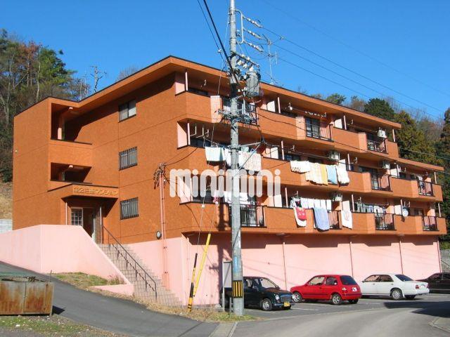 建物外観　タイル貼りの重厚な外観