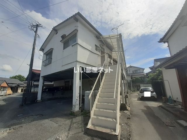 大牟田市平原町のアパートの建物外観