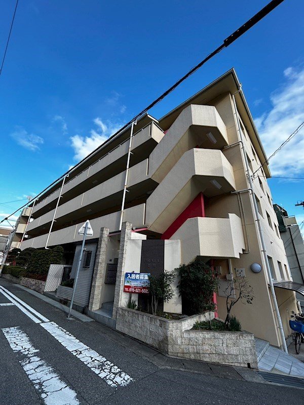 神戸市兵庫区熊野町のマンションの建物外観