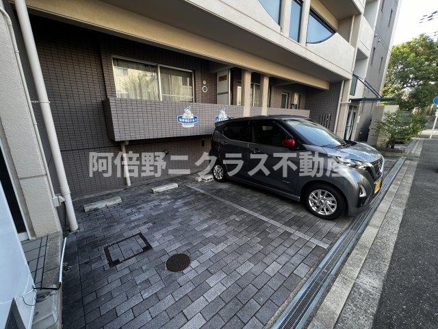 【大阪市阿倍野区北畠のマンションの駐車場】