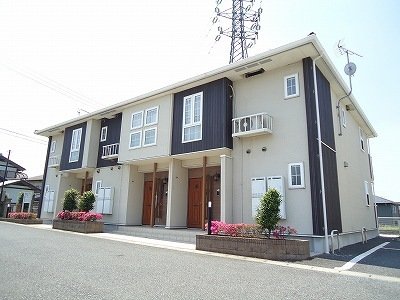 前橋市富士見町原之郷のアパートの建物外観