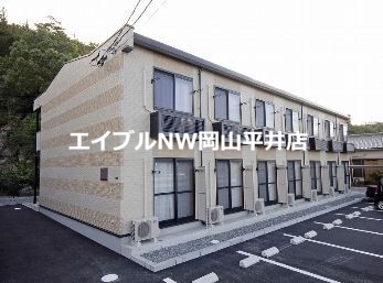 玉野市築港のアパートの建物外観