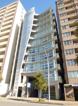 千葉市中央区新宿のマンションの建物外観