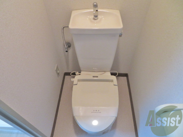 トイレ　人気のバストイレ別のお部屋です。嬉しいですね～。