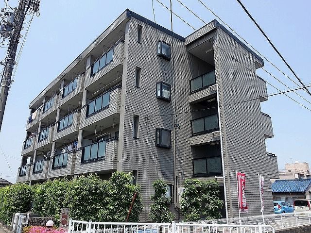 羽島郡岐南町八剣のマンションの建物外観