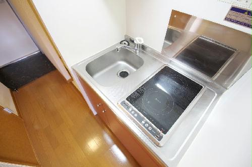 キッチン　キッチンには２口の電気コンロを配備☆