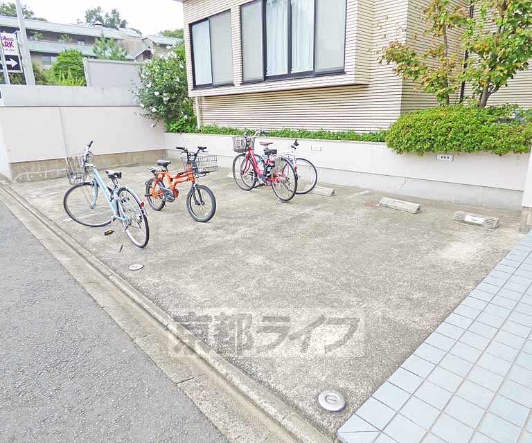 【京都市上京区染殿町のマンションの駐車場】