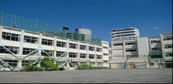 【品川区南大井のマンションの小学校】