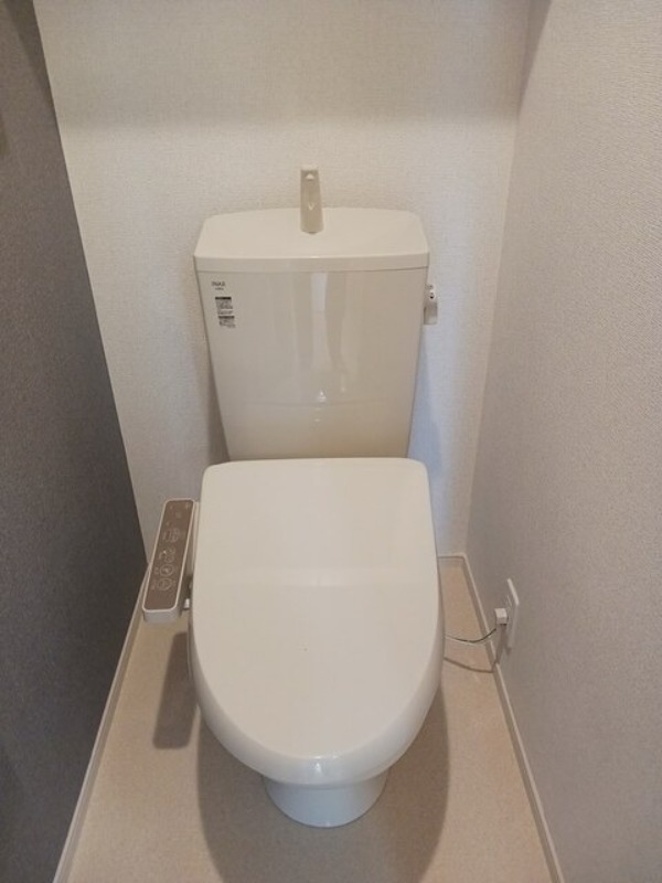 トイレ　図面と現状に相違がある場合には現状を優先