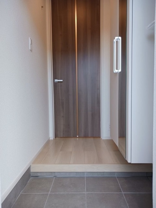 玄関　図面と現状に相違がある場合には現状を優先