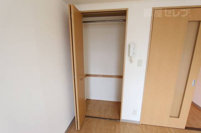 収納　大きめのクローゼットです。