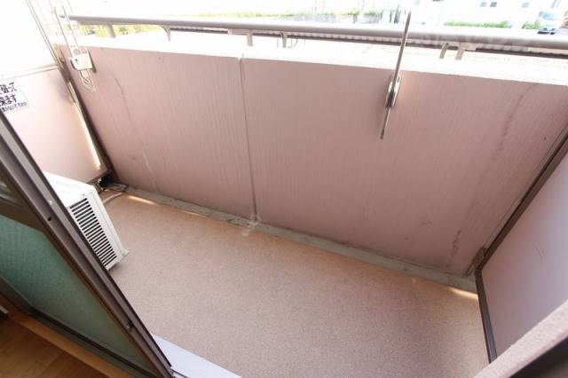 バルコニー　洗濯物が良く乾きそう。