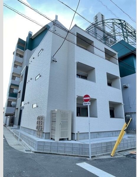 【名古屋市熱田区伝馬のアパートの建物外観】