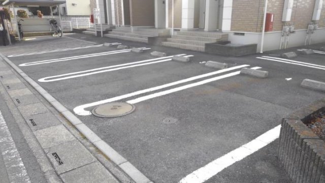 【加須市花崎のアパートの駐車場】