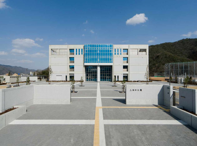 中学校　上郡中学校（中学校）まで494m