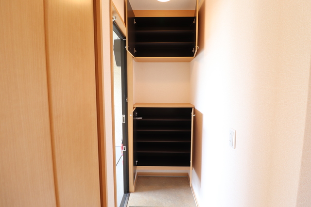 収納　シューズボックス