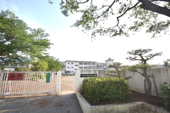 小学校　八王子市立弐分方小学校（小学校）まで305m