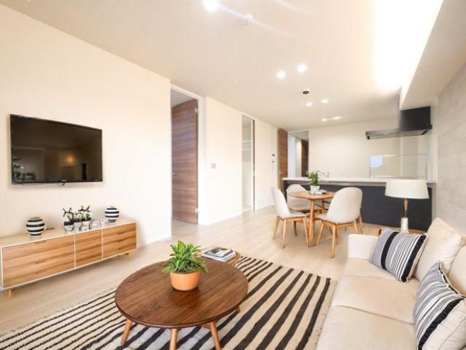 居室・リビング　CGで家具等を配置したもので家具等は含まれません