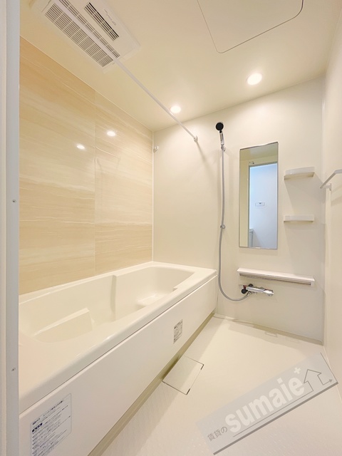 バス・シャワールーム　一坪風呂でゆったりと♪追い炊き機能も付いています♪