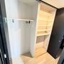 収納　玄関廊下には大容量の収納がございます。