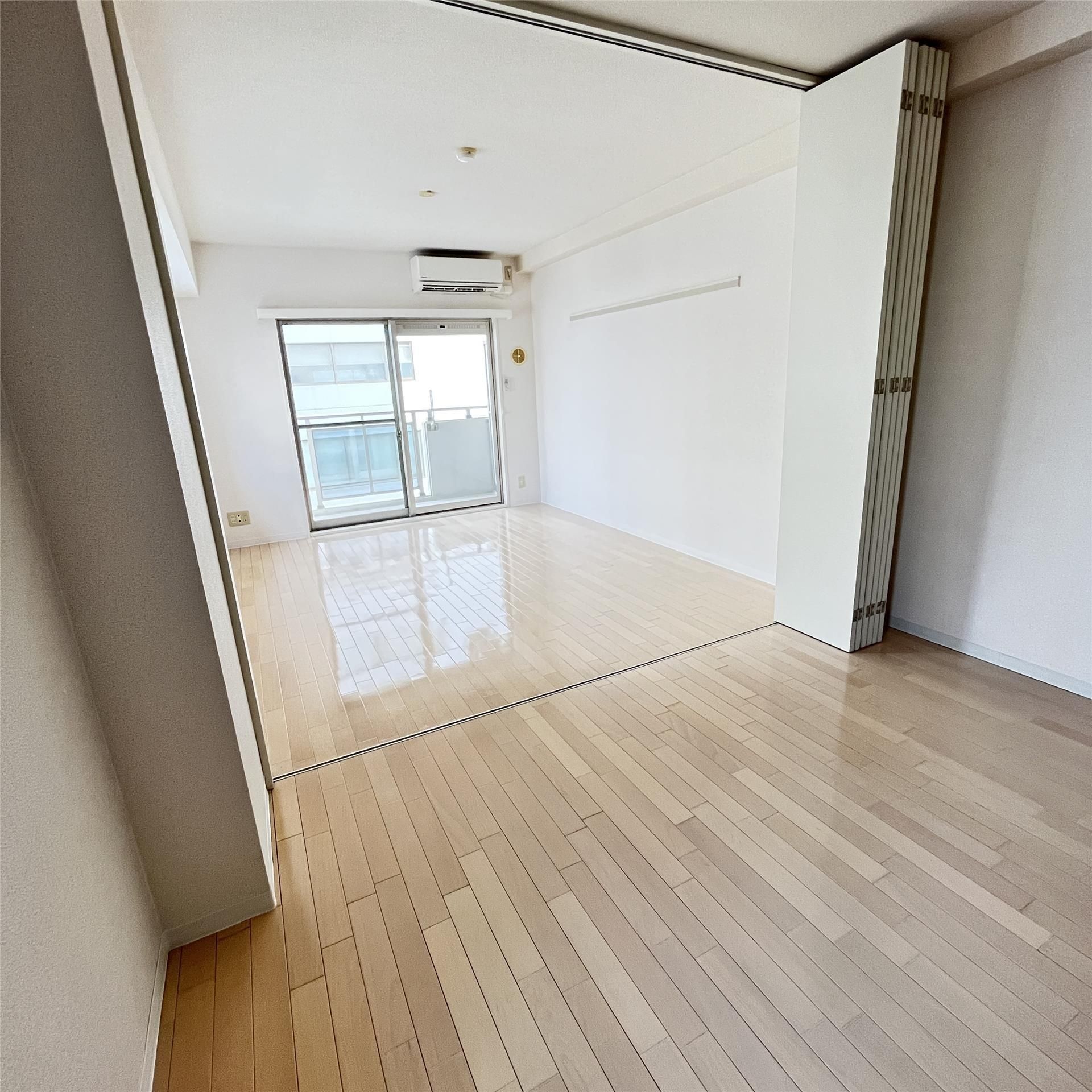 居室・リビング　フラットで使いやすい洋室