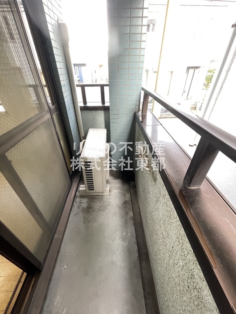 バルコニー　お天気のいい日は洗濯物も気持ちよく干せますね！