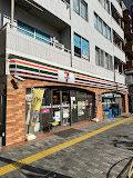 コンビニ　セブンイレブン 港区三田5丁目店（コンビニ）まで17m