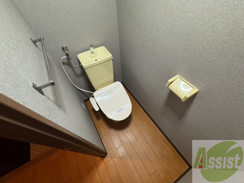 トイレ　こちらはトイレです。清潔感があり、安心して使用できます。