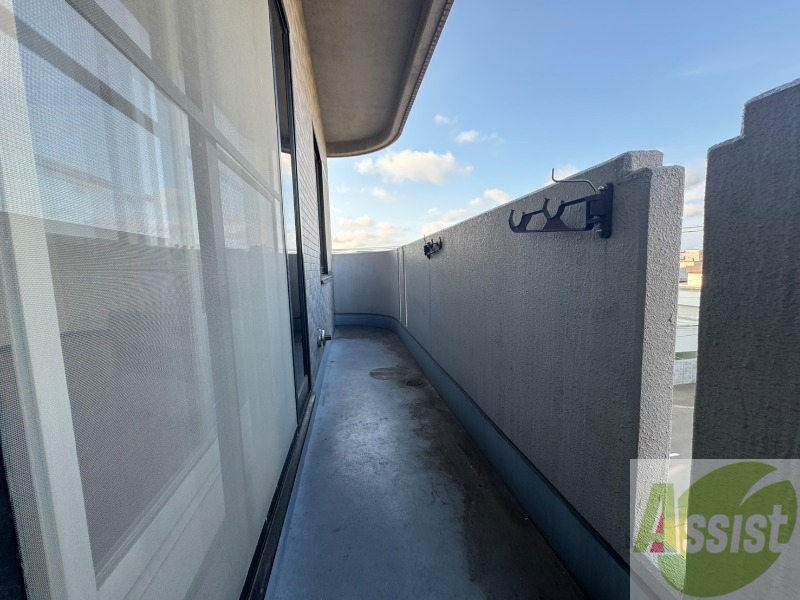 バルコニー　バルコニーが付いていますので一息ついてみてはいかがですか。