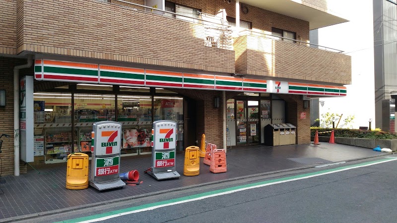 コンビニ　セブンイレブン上目黒3丁目店（コンビニ）まで207m