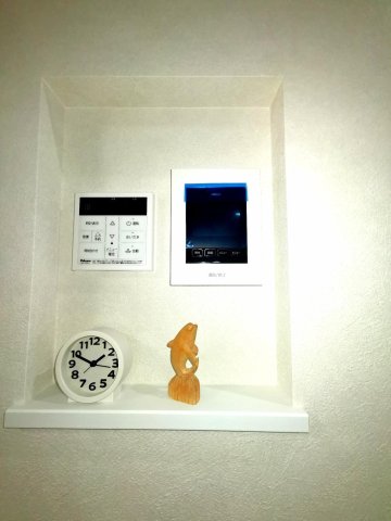 セキュリティ　TVインターホン。ニッチスペースに鍵や財布、小物も置けます！