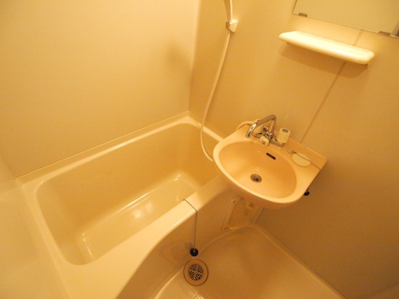 バス・シャワールーム　お風呂で日々の疲れを落としましょう